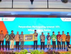 Pertamina Hulu Rokan Serahkan PI 10% dan Beasiswa S2