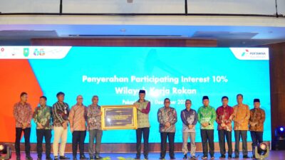 Pertamina Hulu Rokan Serahkan PI 10% dan Beasiswa S2