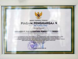 Pemkab Tapteng Serahkan Piagam Pada PLN NP UPDK Pandan
