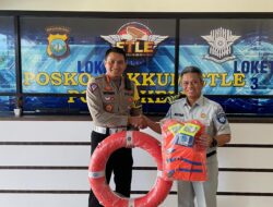 Polda Kepri Terima Bantuan 60 Life Jacket & Lifebuoy dari PT Jasa Raharja