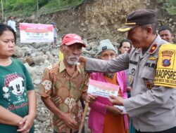 Polres Simalungun Salurkan Baksos AKABRI ke Korban Banjir Bandang Haranggaol