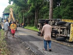 Truk Sawit Terbalik, Arus Lalulintas di Jalinsum Tigadolok Terganggu