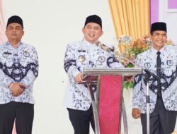 Rayakan Hari Guru, Bupati Labuhanbatu Berikan Kado Istimewa Untuk Guru