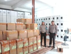 Logistik Pemilu 2024 di Kawal Polisi Saat Tiba di Kantor KPU Pematang Siantar