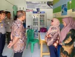 Pj. Bupati Tapteng Sidak Kantor Camat dan Puskesmas