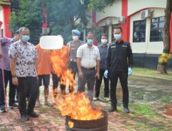 Polda Kepri Musnahkan 2.109,9 Gram Ganja & Amankan 2 Tersangka