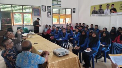 MTs Al Muttaqin Parapat Dibekali P4GN, Kekerasan Perempuan dan Anak Oleh Tim RSUD & Polsek Parapat