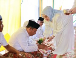 Plt Bupati Labuhanbatu Berikan Tepung Tawar Untuk Calon Jamaah Haji