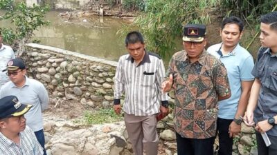 Pj. Bupati Tinjau Lokasi Pasca Banjir di Badiri Tapteng