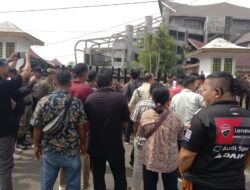 Pj.Bupati Tapteng Diminta Copot Kades Masundung 