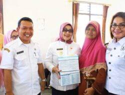 Plt Bupati Labuhanbatu Kunjungi Panti Jompo dan Berbagi Kasih