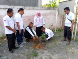 Hari Lingkungan Hidup Sedunia, PTPN IV PAJ Berikan Bibit Buah