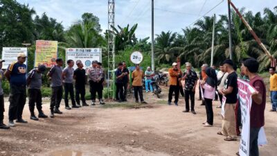 Kecewa Terhadap PT. Anak Tasik Puluhan Masyarakat Tanjung Selamat Gelar Demo