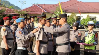 Kapolres Tapteng Pimpin Upacara Sertijab Waka Polres, Kabag, Kasat dan Kapolsek