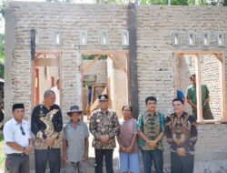 Pj. Bupati Tapteng Tinjau Pembagungan RTLH di Sosor Gadong 