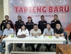 Paslon MAMA Hari Ini Diantar Ribuan Masa ke KPU Tapteng