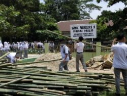 Jam Sekolah, Siswa SMKN 1 Panai Hulu Angkati Material Proyek