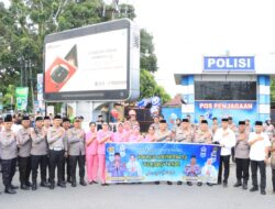 Kapolres Labuhanbatu Bersama Jajaran Bagi Takjil ke Masyarakat di Bulan Suci Ramadhan 1446 H