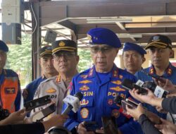 Polri Bantu Evakuasi dan Penanganan Banjir di Jabodetabek
