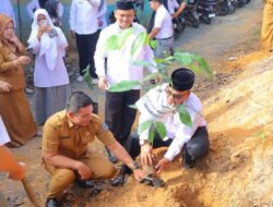 MAN Labuhanbatu Tanam 1000 Pohon Matoa, Menyemai Cinta Lingkungan, Menumbuhkan Karakter Bangsa