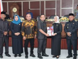 Bupati Labuhanbatu Sampaikan LKPJ Tahun Anggaran 2024 ke DPRD