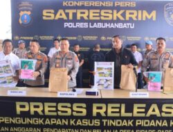 Polres Labuhanbatu Konferensi Pers Kasus Korupsi APBDes Desa Sipare-pare Tengah, Kerugian Rp740 Juta