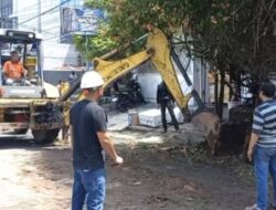 Atasi Banjir, Dinas PUPR Labuhanbatu Lakukan Normalisasi Saluran Drainase