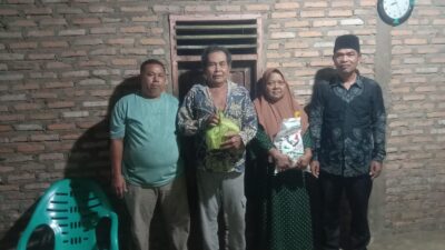 Kepling Kampung Sawah III Sisihkan Gaji untuk Berbagi dengan Warganya