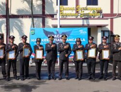 12 Anggota Sat Lantas Polres Metro Depok Terima Penghargaan dari Polda Metro Jaya